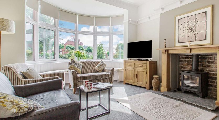 Photo of 6 Bed in Colwyn Bay