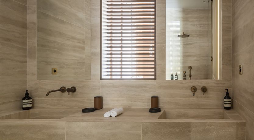 Photo of J'ai Deux Amours