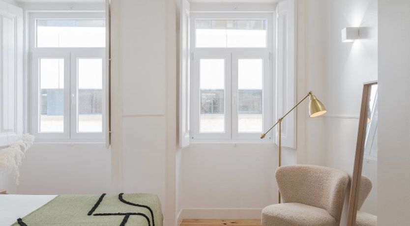 Photo of White Tropics