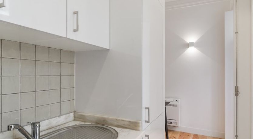 Photo of White Tropics