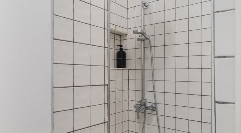 Photo of White Tropics