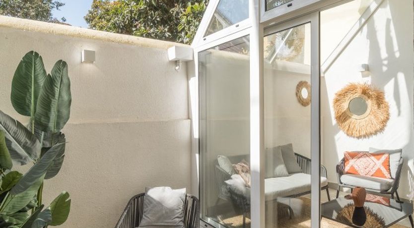 Photo of White Tropics