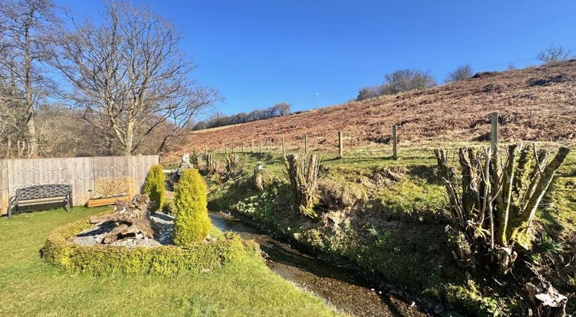 Photo of 1 Bed in Cynghordy