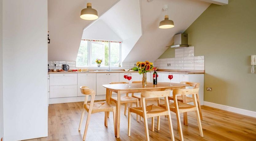 Photo of 3 Bed in Y Felinheli