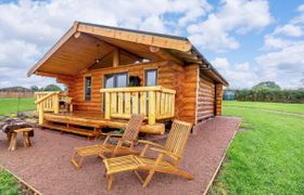 Photo of log-cabin-in-herefordshire-4