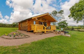 Photo of log-cabin-in-herefordshire-5