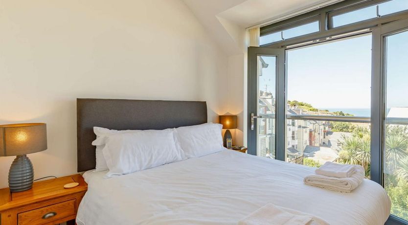 Photo of 3 Bed in Ilfracombe