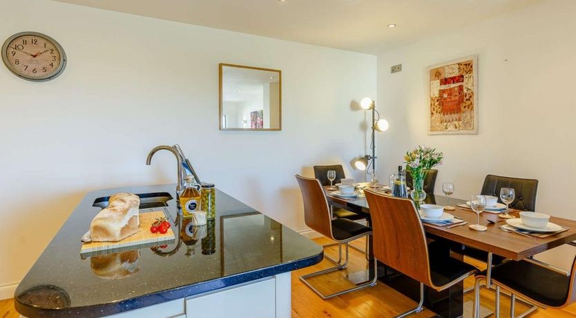 Photo of 3 Bed in Ilfracombe