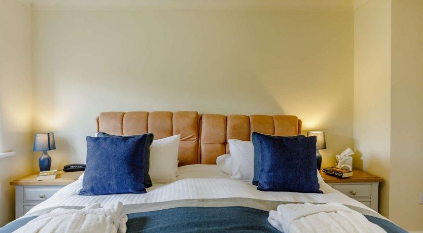 Photo of 2 Bed in Somerton