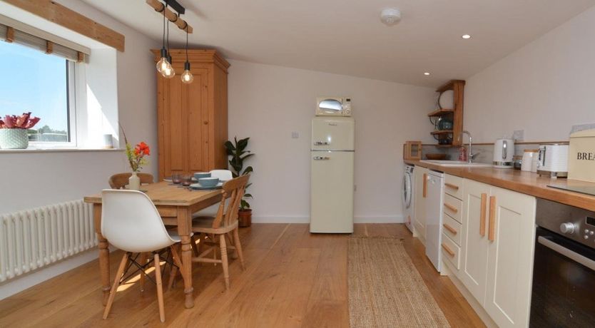 Photo of 1 Bed in Salwayash