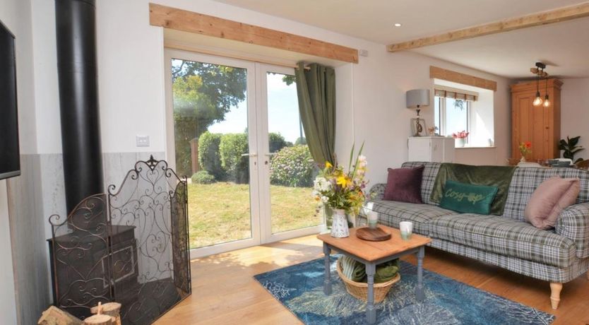 Photo of 1 Bed in Salwayash