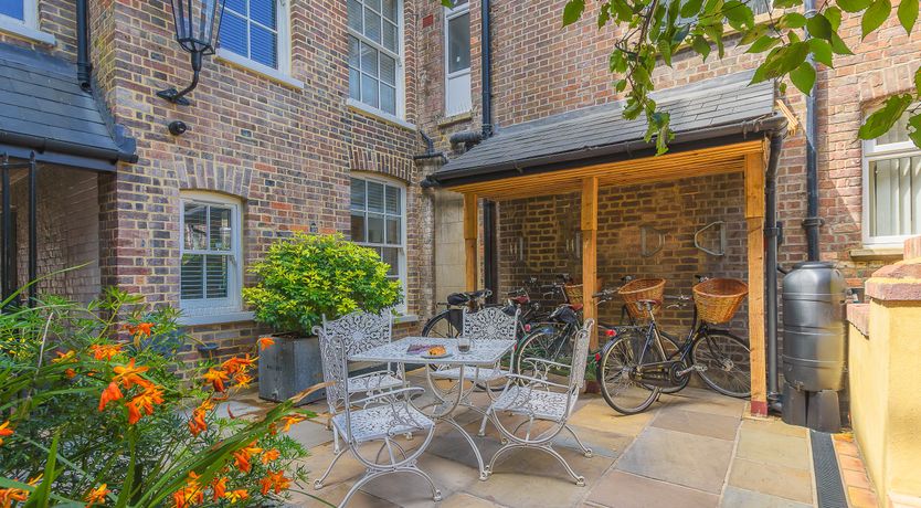 Photo of Mister Modern