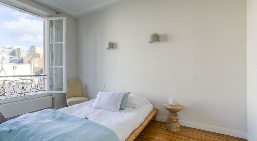 Photo of Belle Hélène