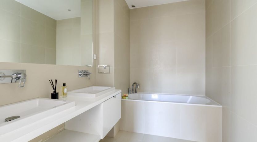 Photo of Belle Hélène