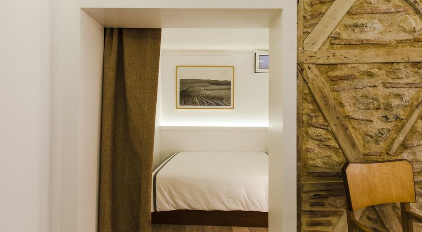 Photo of Alfama Aperture