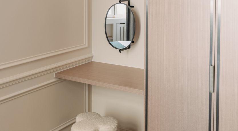 Photo of Champagne & Gold