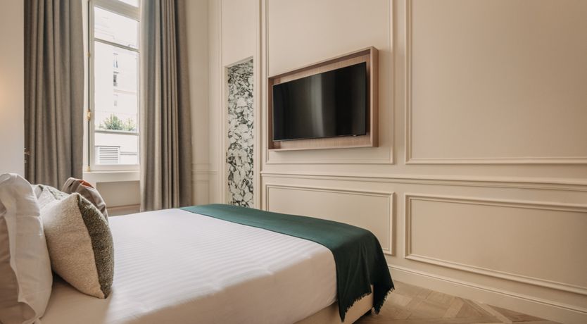 Photo of Champagne & Gold