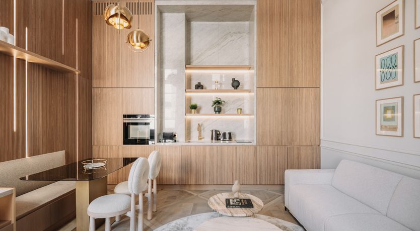 Photo of Champagne & Gold