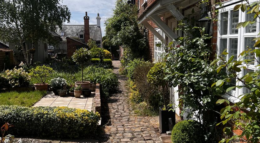 Photo of Awake Sweet England