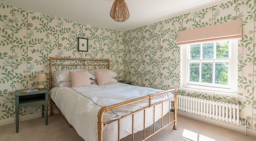 Photo of Awake Sweet England