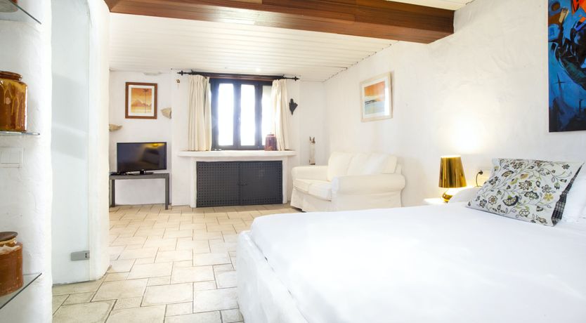 Photo of Hillside Breeze