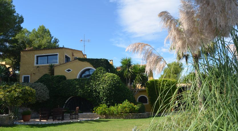 Photo of Hillside Breeze