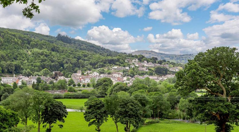 Photo of 4 Bed in Corwen