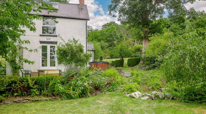 Photo of 4 Bed in Corwen