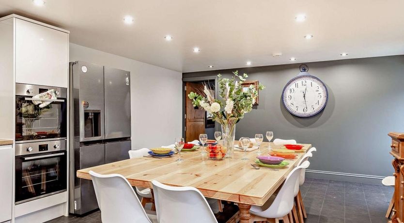 Photo of 6 Bed in Holsworthy