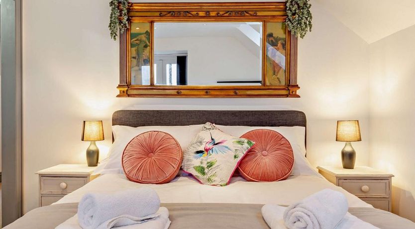 Photo of 6 Bed in Holsworthy