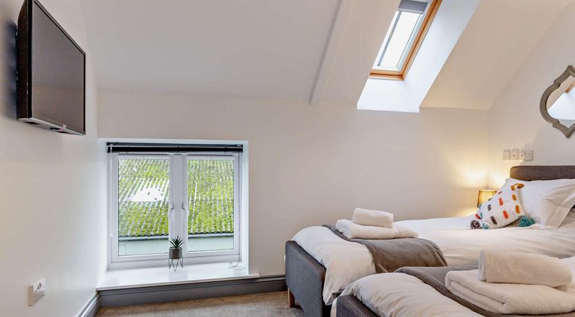 Photo of 6 Bed in Holsworthy