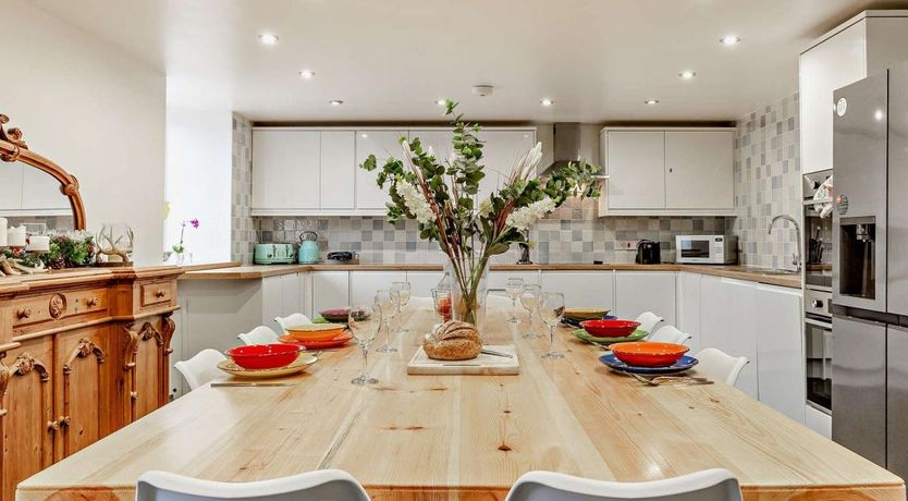 Photo of 6 Bed in Holsworthy