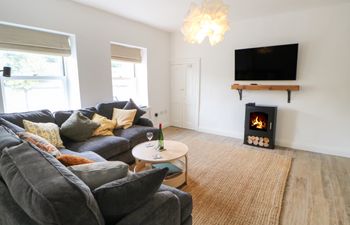 The Old Store, 2 Alpine Terrace Holiday Cottage