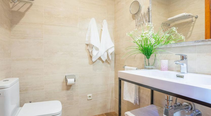 Photo of La Casa Amarilla