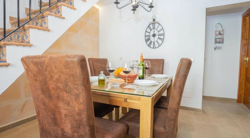 Photo of La Casa Amarilla