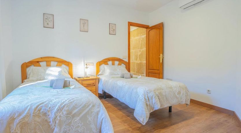 Photo of La Casa Amarilla