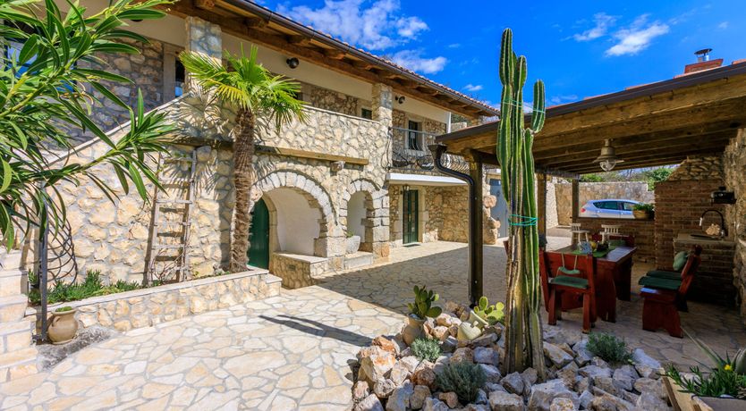 Photo of Desert Stone