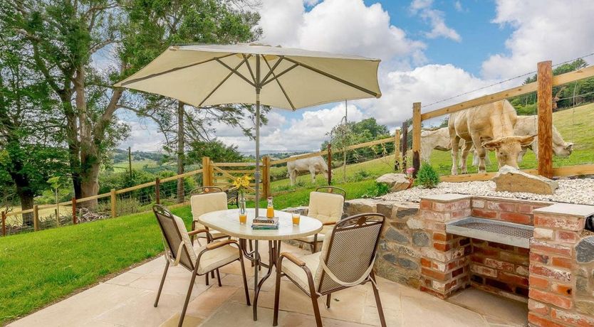 Photo of 4 Bed in Llanfair Caereinion