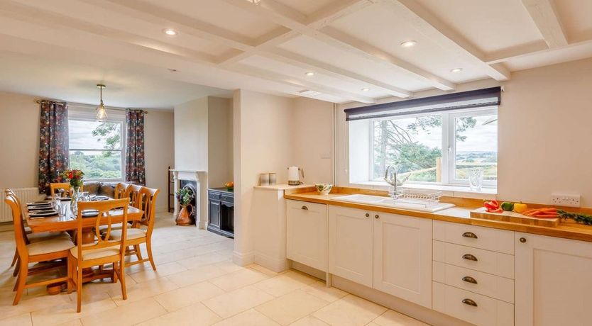 Photo of 4 Bed in Llanfair Caereinion