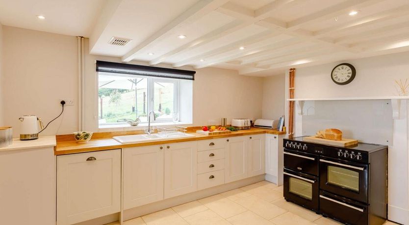 Photo of 4 Bed in Llanfair Caereinion