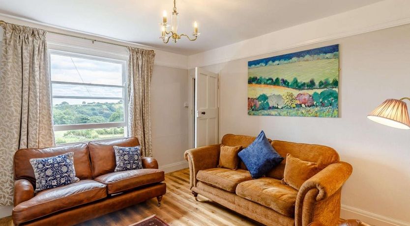 Photo of 4 Bed in Llanfair Caereinion