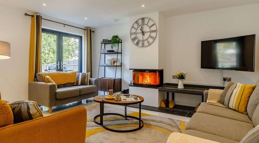 Photo of 4 Bed in Poughill