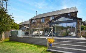 Photo of 4 Bed in Poughill