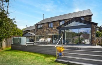 4 Bed in Poughill Holiday Cottage