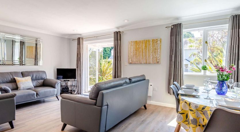 Photo of 3 Bed in Falmouth