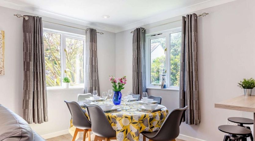 Photo of 3 Bed in Goldenbank