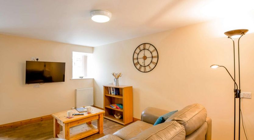 Photo of 1 Bed in Llandderfel