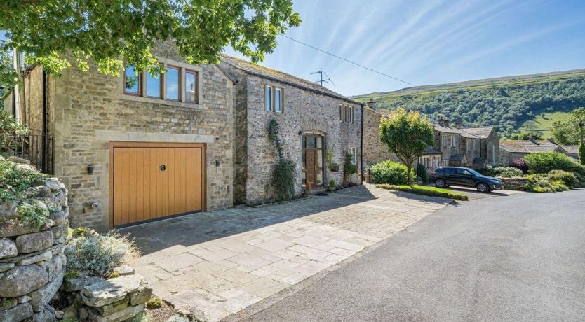 Photo of 4 Bed in Starbotton