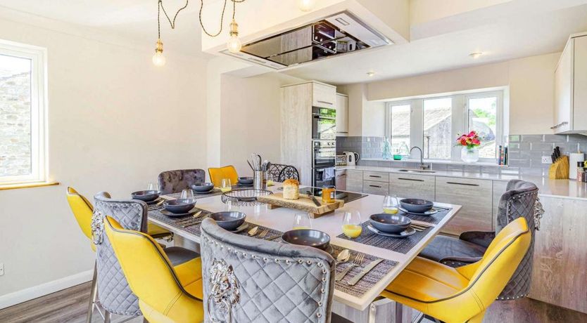 Photo of 4 Bed in Starbotton