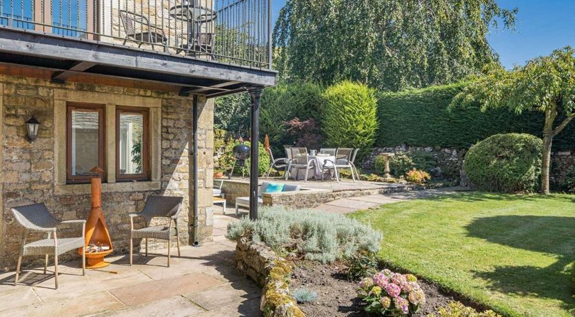 Photo of 4 Bed in Starbotton